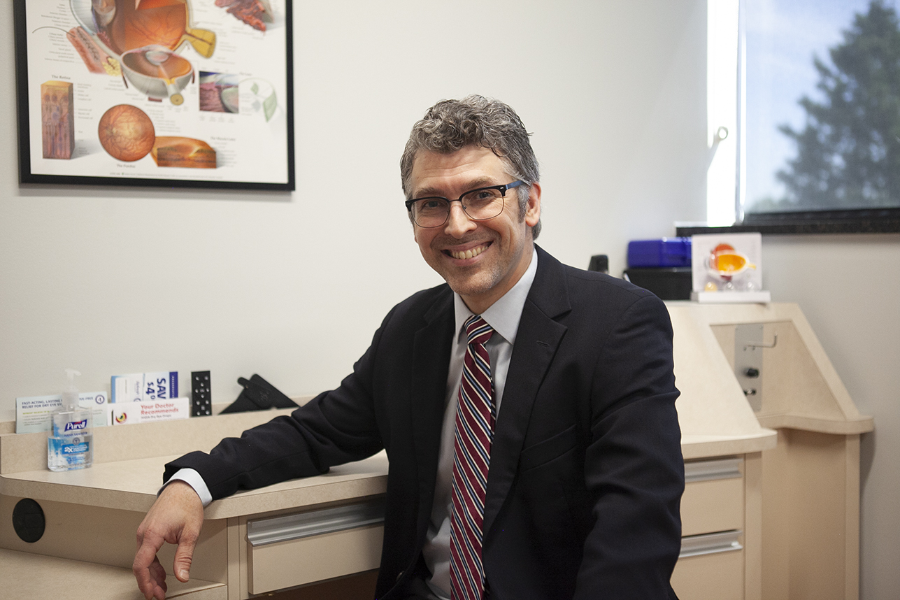 Dr. Jonathan Zelenak D.O., Ophthalmologist at Zelenak Eye Institute in Wixom, Michigan